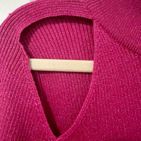NWT! Sexy cutout pullover sweater medium - Picture 7 of 7